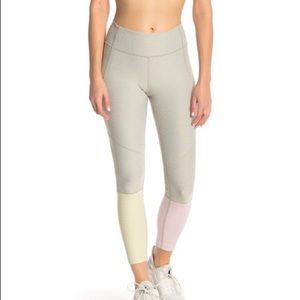 NWOT Outdoor Voices Fitted Colorblock Leggings